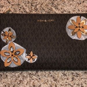 Michael Kors Wristlet